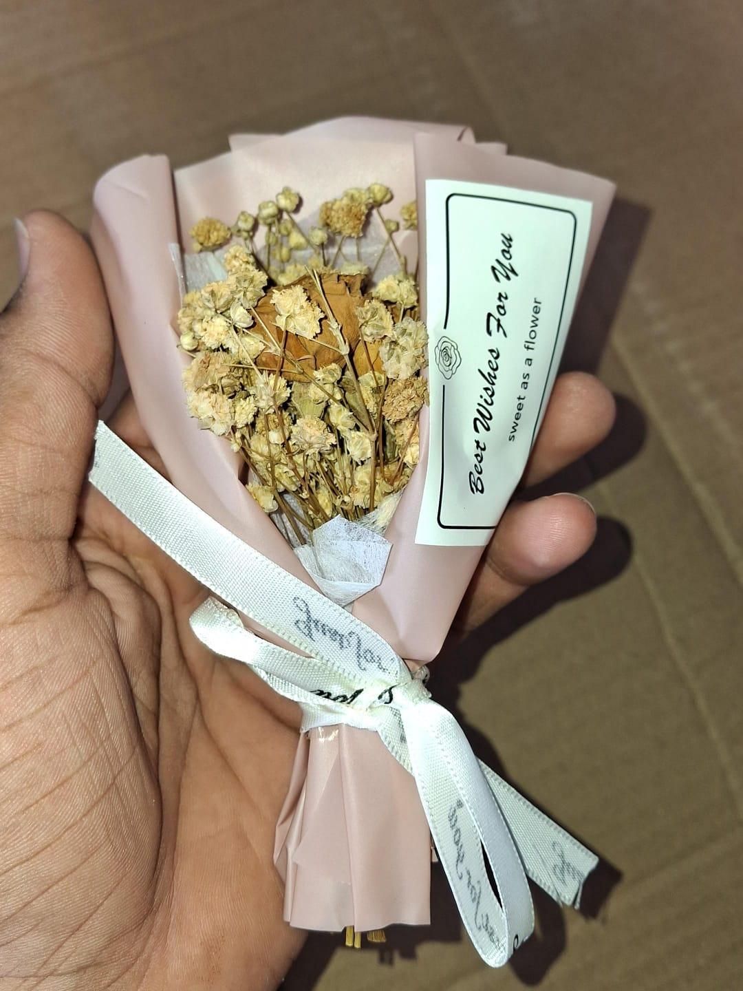 Mini Dried Flowers Bouquet Perfume for Car Air Freshener